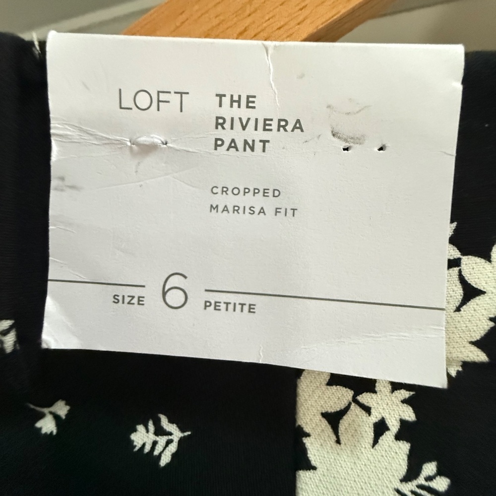 LOFT Riviera Marisa Floral Cropped Pants Black White Size 6P NWT - Picture 5 of 12